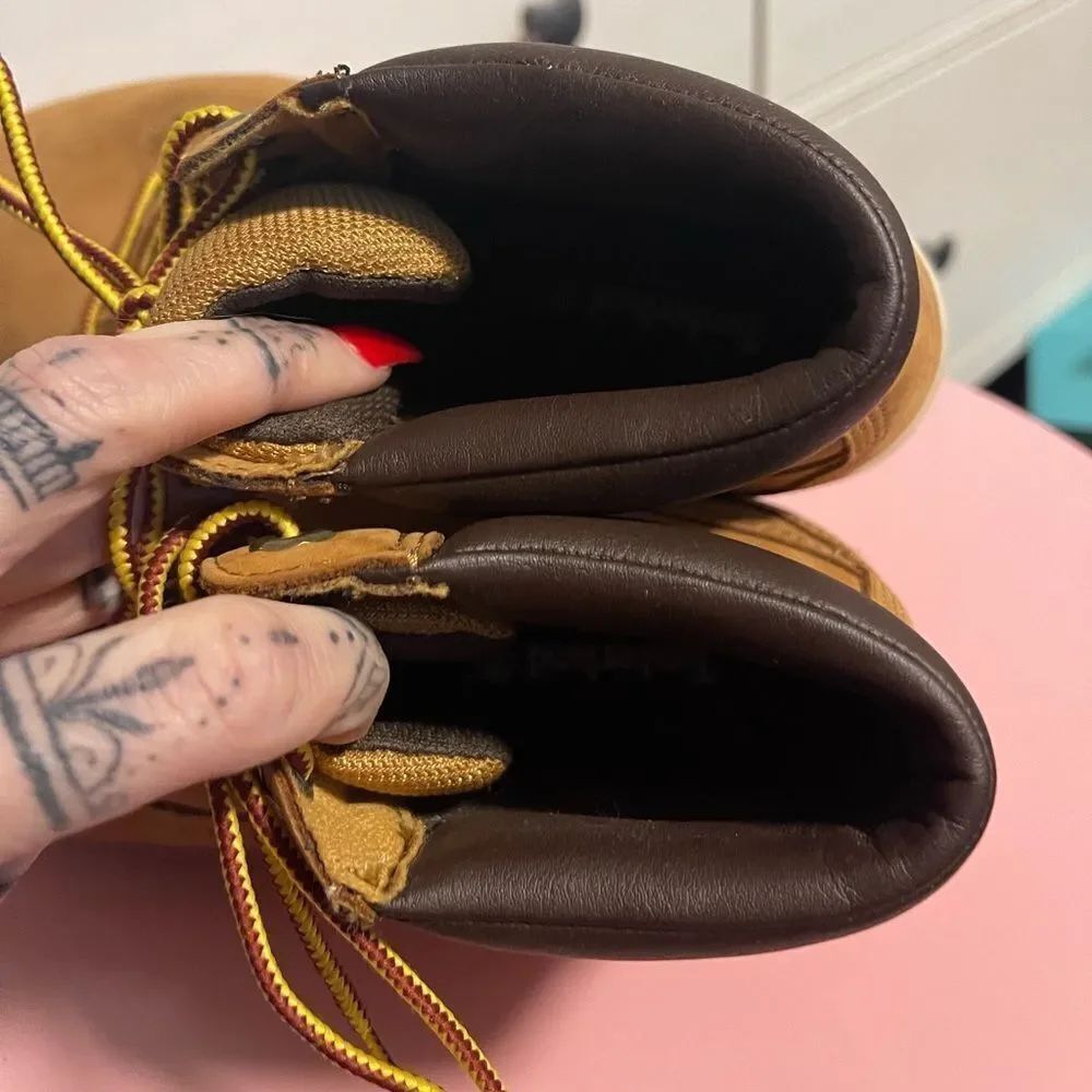 Women’s Timberlands - Picture 6 of 8